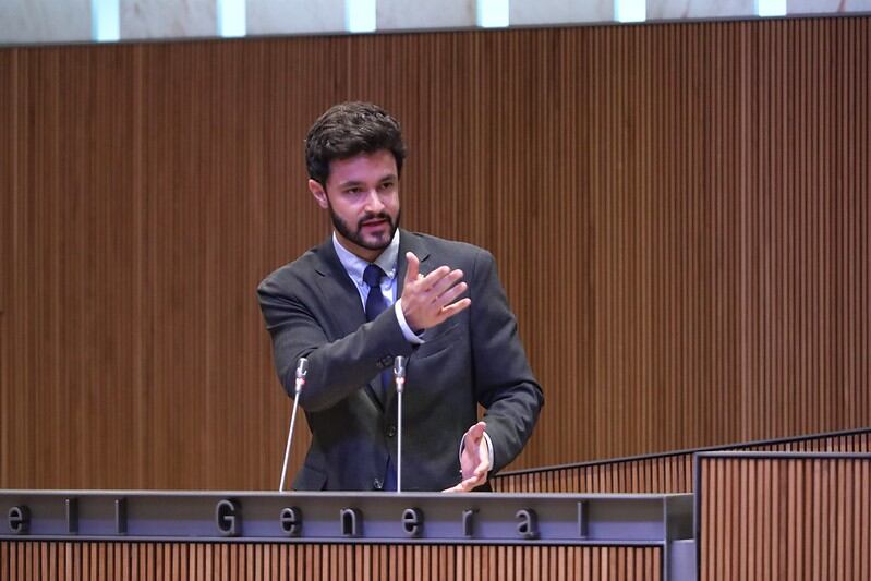 Cerni Escalé, durant el seu torn de rèplica ahir en sessió de Consell