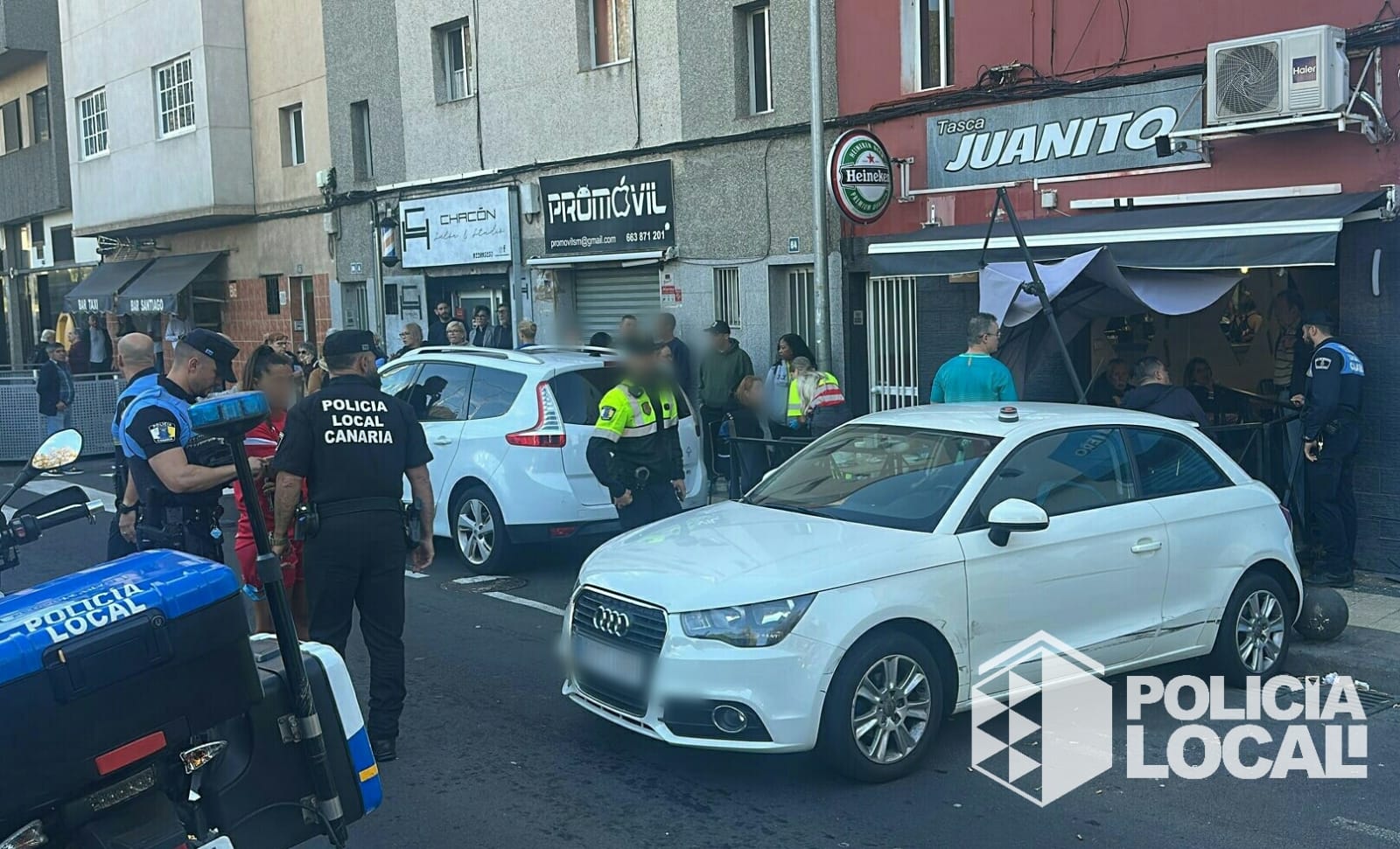 Un coche impacta contra una terraza en Santa Cruz de Tenerife (Policía Local).