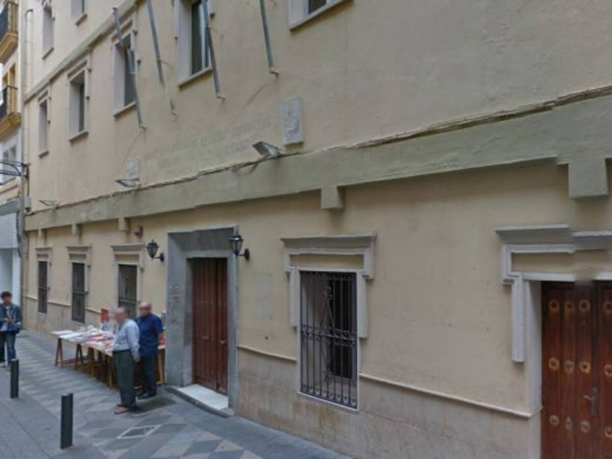 Piden el traslado de la UNED al edificio del antiguo Hospital Militar