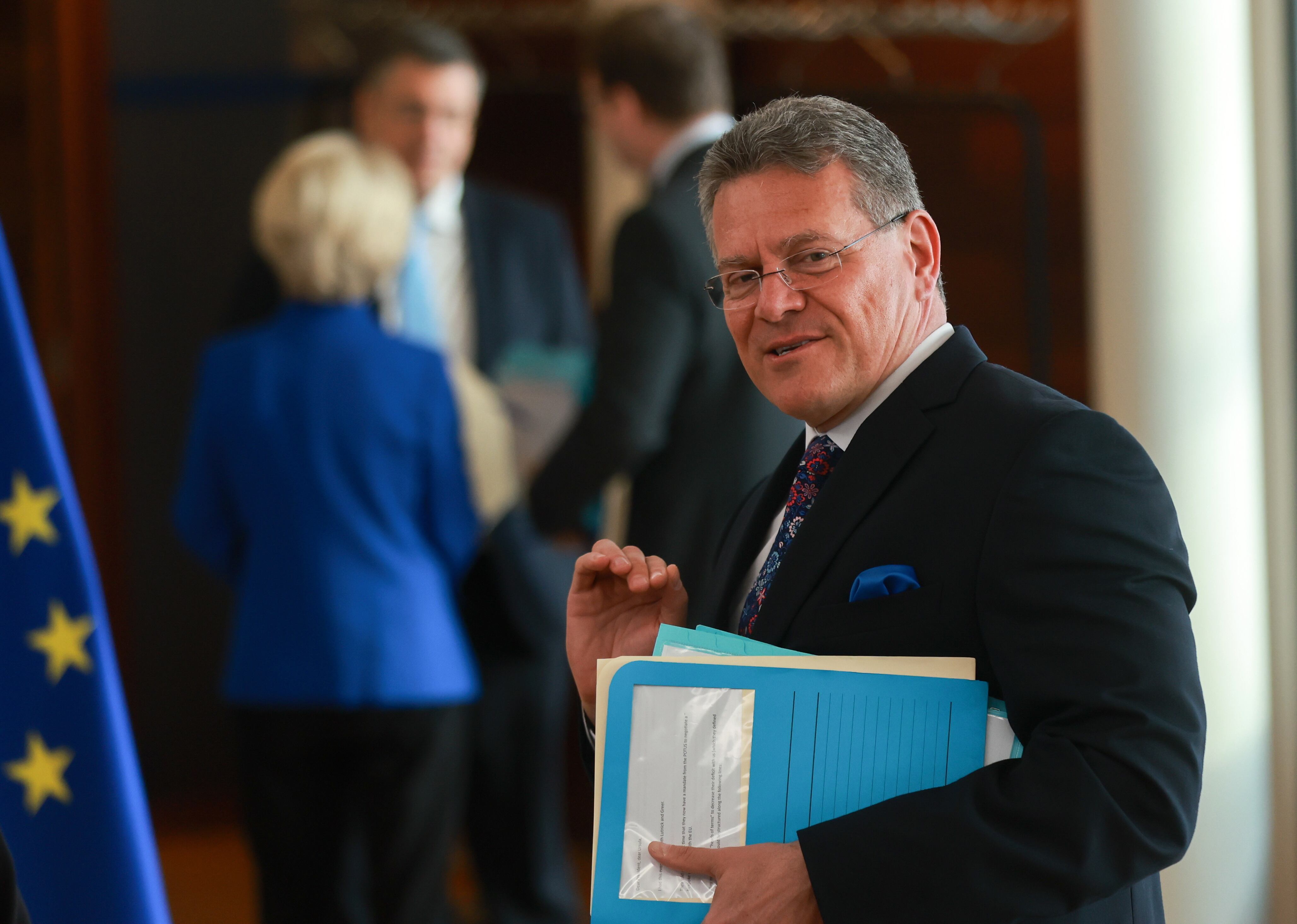 El comisario europeo de Comercio, Maros Sefcovic, durante una reunión de  ministros en Bruselas. EFE/EPA/OLIVIER HOSLETEFE/EPA/OLIVIER HOSLET