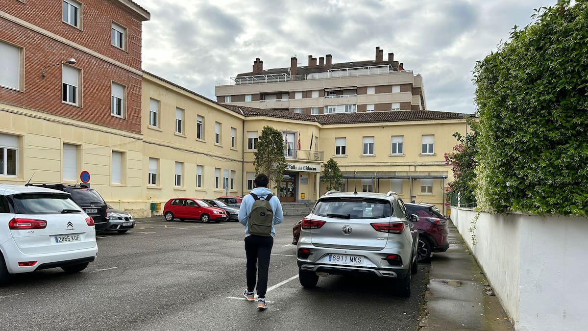 Alumnos del IES Valle del Cidacos de Calahorra denuncian agresiones verbales y físicas de un profesor (17/05/2024)