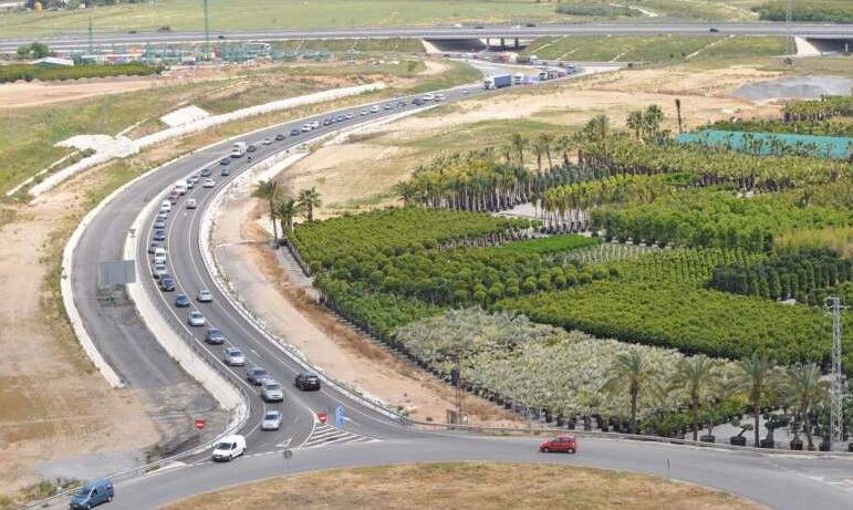 El acceso a Alhaurín de la Torre suporta largas colas para acceder a la hiperronda