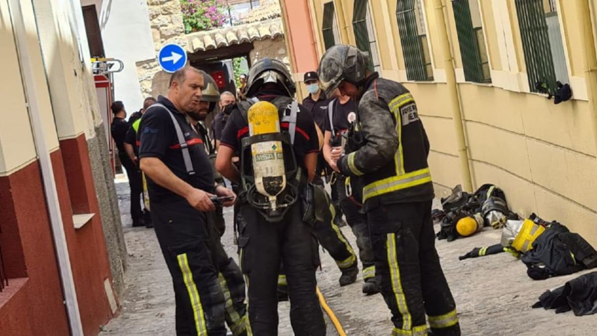 Una mujer de 81 años resulta herida en un incendio en la capital