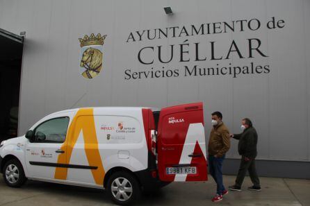 Nueva furgoneta eléctrica del Ayuntamiento de Cuéllar