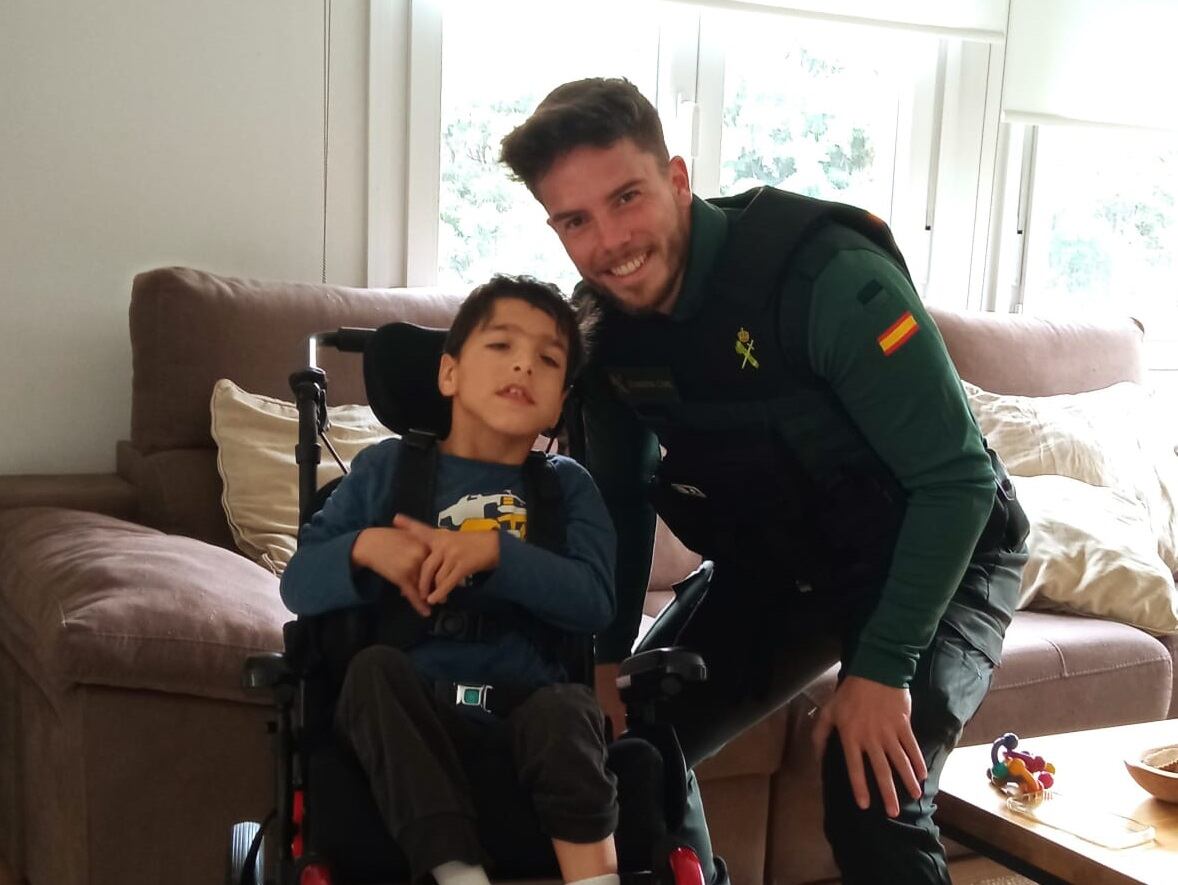 La Guardia Civil salva a un menor que se había atragantado con un tapón en Valdeolmos-Alalpardo