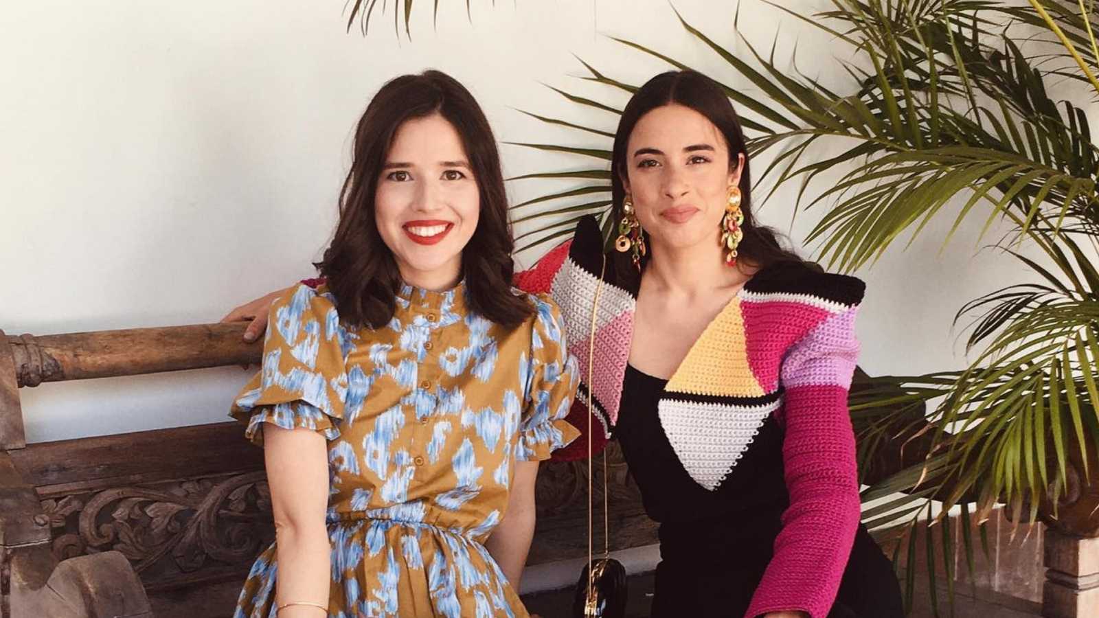 Blanca Paloma con su hermana, Sara Ramos