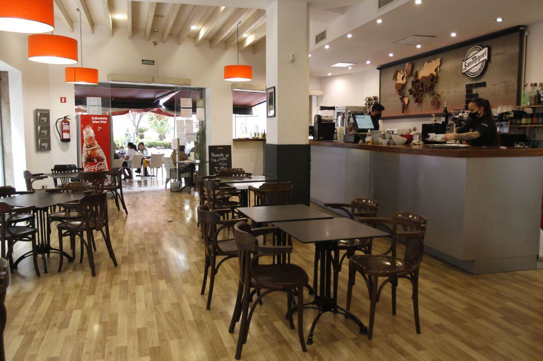 El interior de un bar