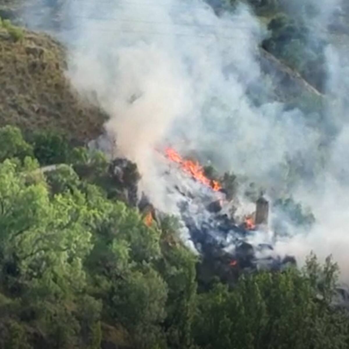 Los bomberos sofocan dos incendios en La Hontanilla y en la ladera del río Eresma