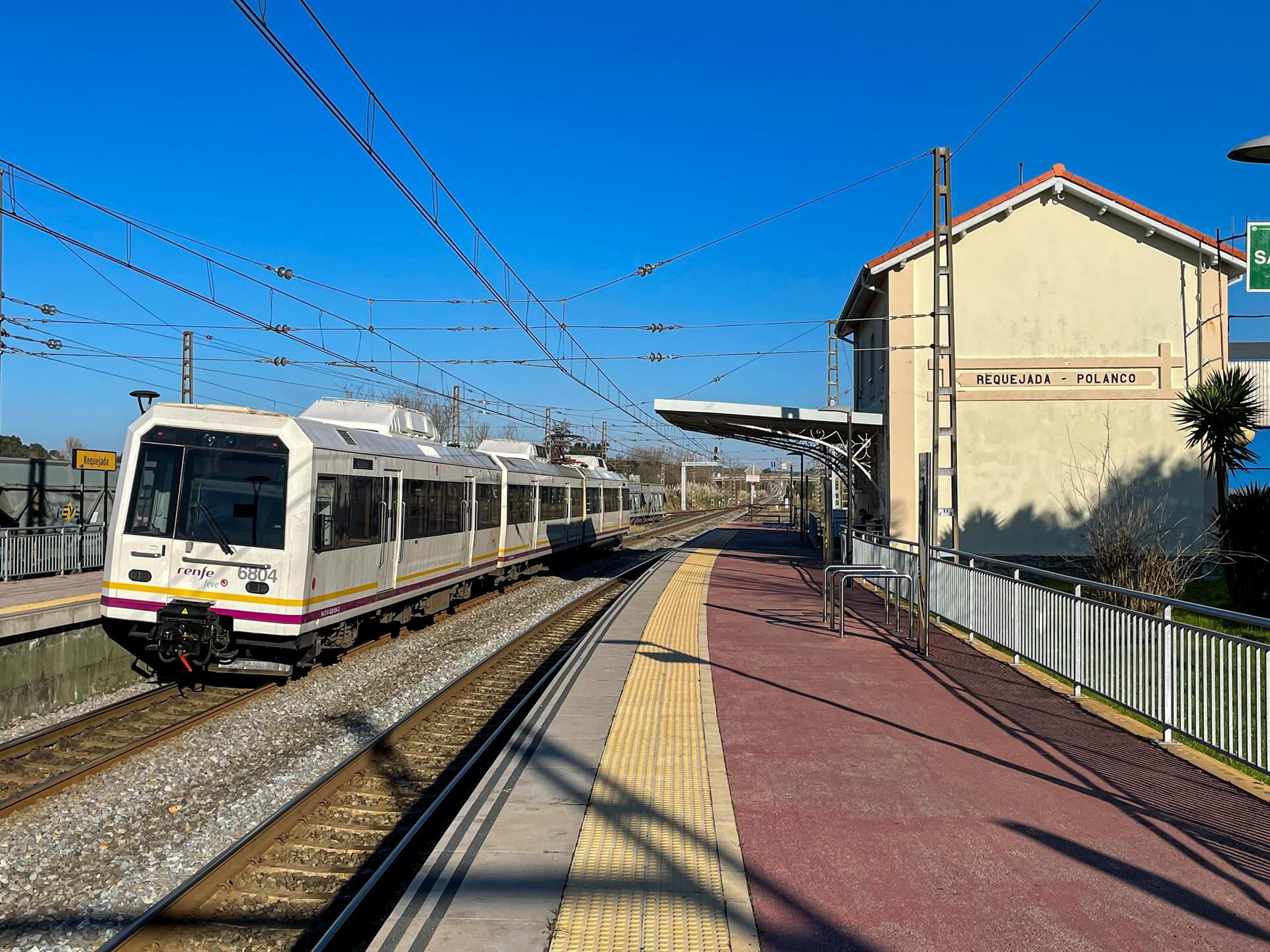 Renfe accede a parar en Requejada con el primer tren de la mañana