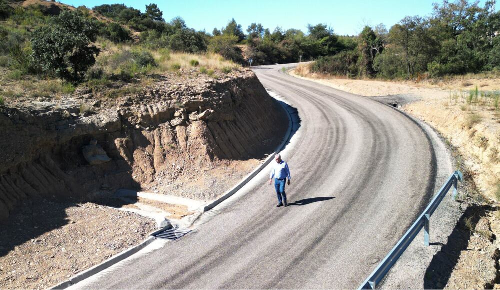 El diputado Álvaro Bescós visita las obras ya finalizadas.