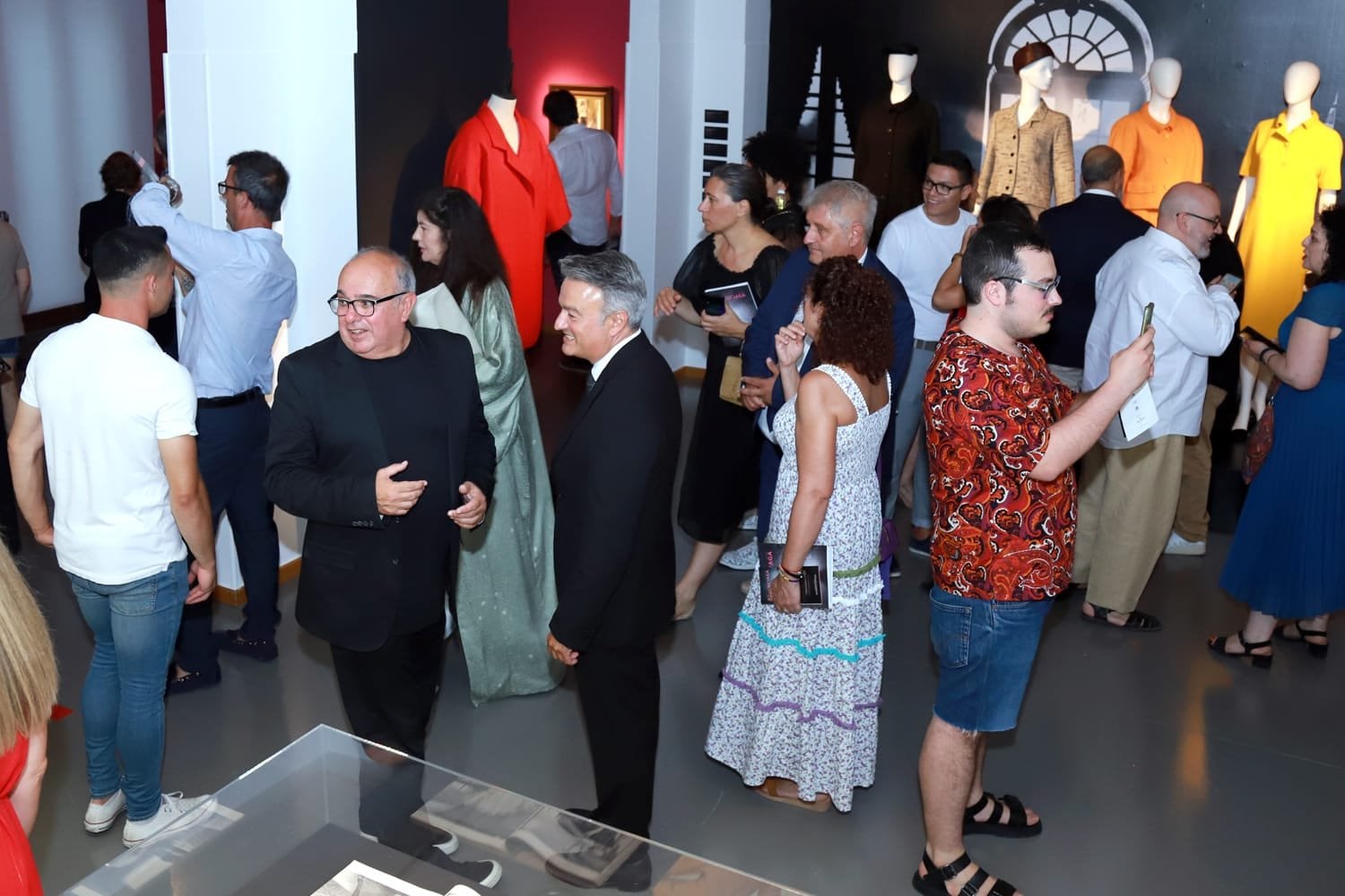 Uno de los momentos de la inauguración de la exposición &#039;El siglo de Balenciaga&#039;.