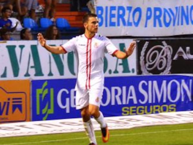 Gallar celebra su primer gol en el derbi