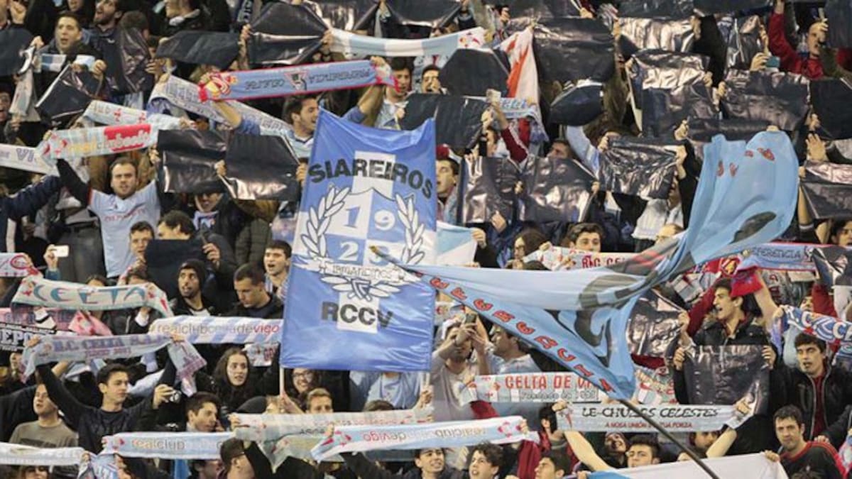 La afición del Celta de Vigo alza la voz contra los árbitros
