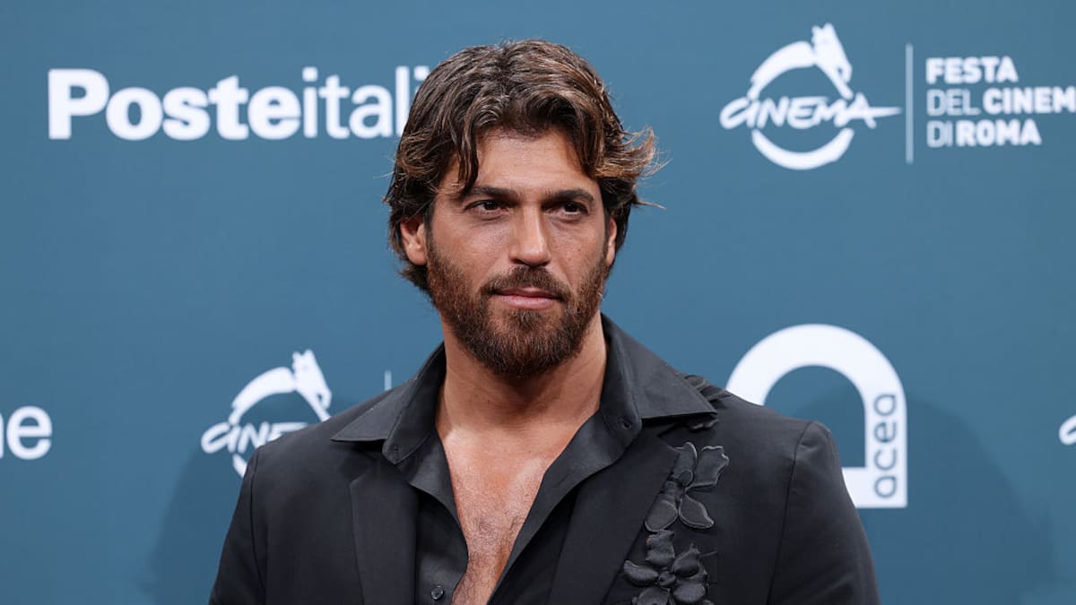 El actor turco Can Yaman desmiente que fuera detenido por posesión de drogas tras ser puesto en libertad