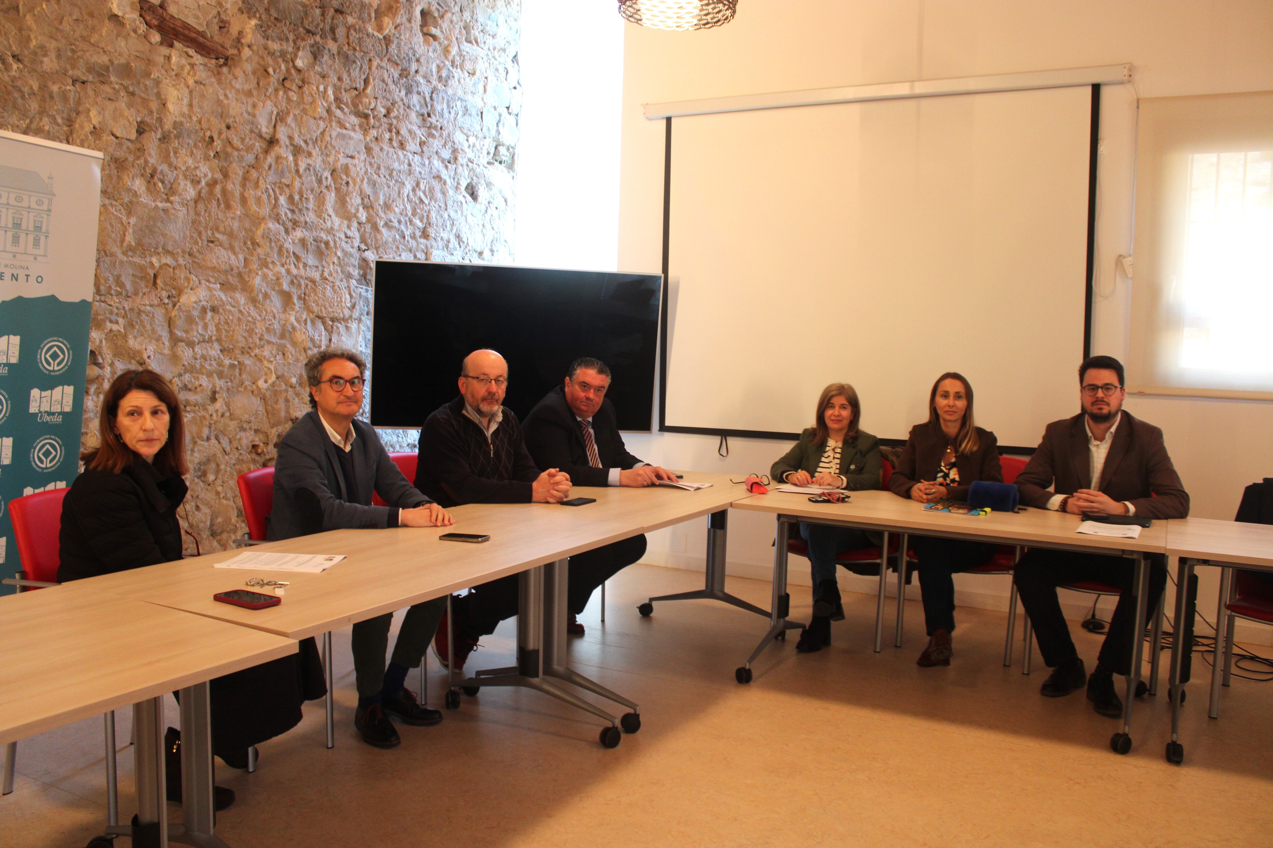 Reunión entre el Ayuntamiento y Alciser para abordar los temas turísticos que afectan negativamente a Úbeda