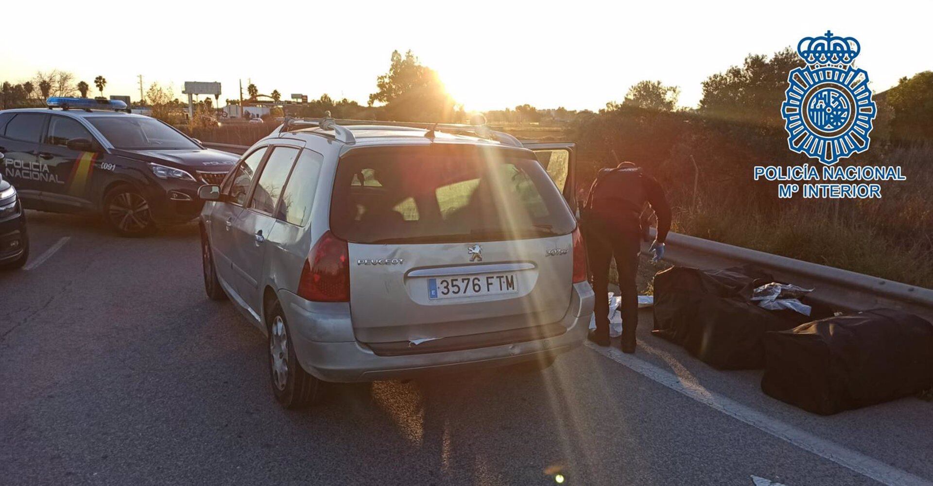 Detenido un conductor que circulaba con más de 52 kilos de marihuana escondidos en bolsas de deporte