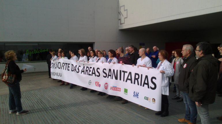 Protesta contra la nueva ley de Sanidad de la Xunta en el HULA