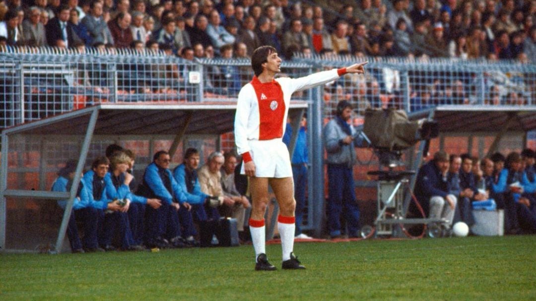 Johan Cruyff, en un partido con el PSV