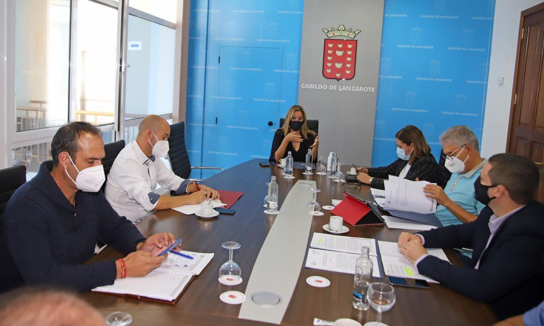 Un momento de la reunión de la mesa insular de ayuntamientos y Cabildo de Lanzarote.