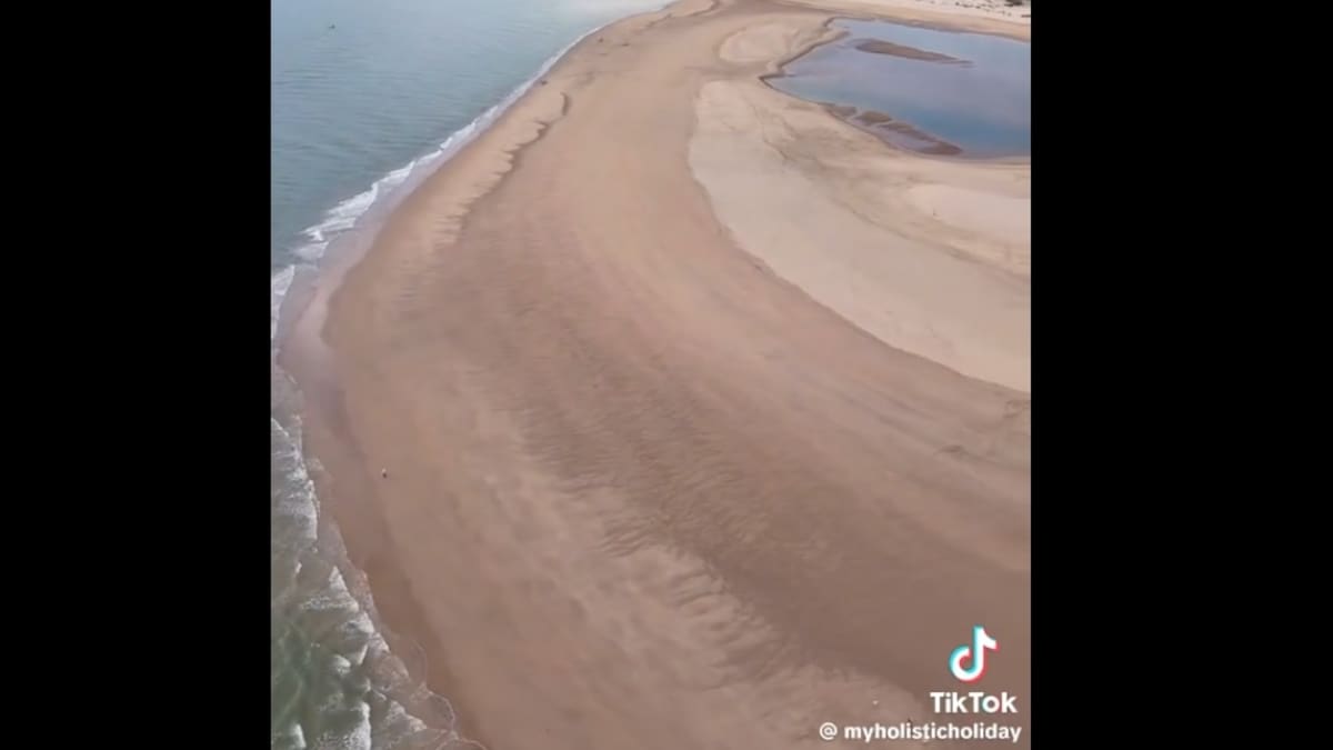 "Esa arena se irá a El Portil y Punta Umbría" (Juan Antonio Morales)