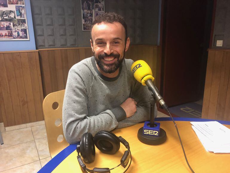 José Miguel Bonet en los estudios de Radio Ibiza 