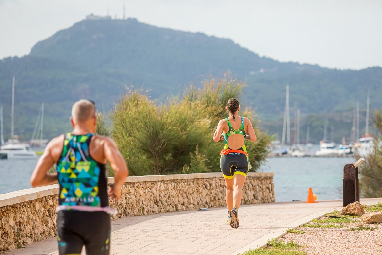 L'Artiem Half Menorca permet fer esport gaudint de les espectaculars vistes de Fornells.