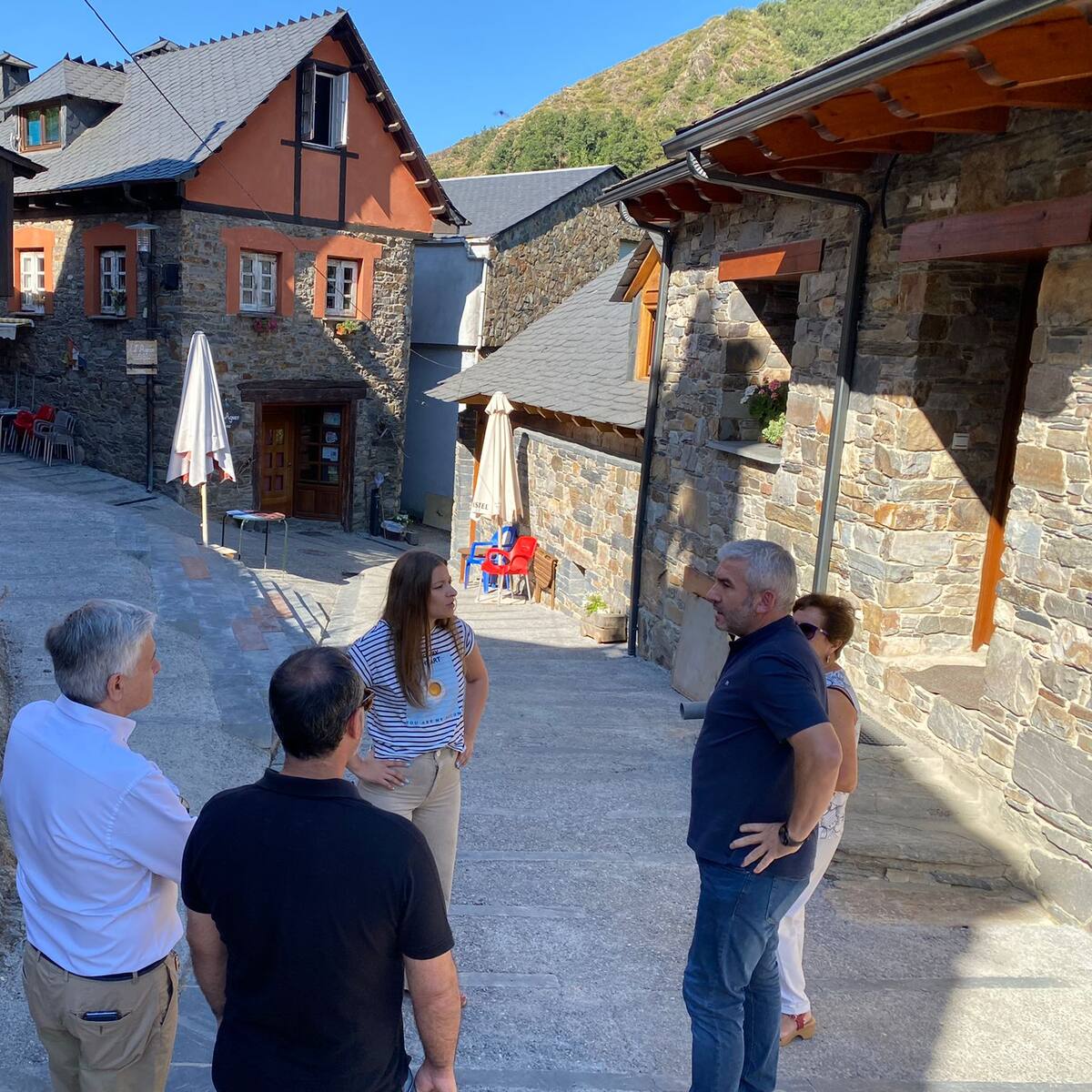 Rehabilitado el entorno de la Ermita del Santo Cristo de Colinas, en Igüeña