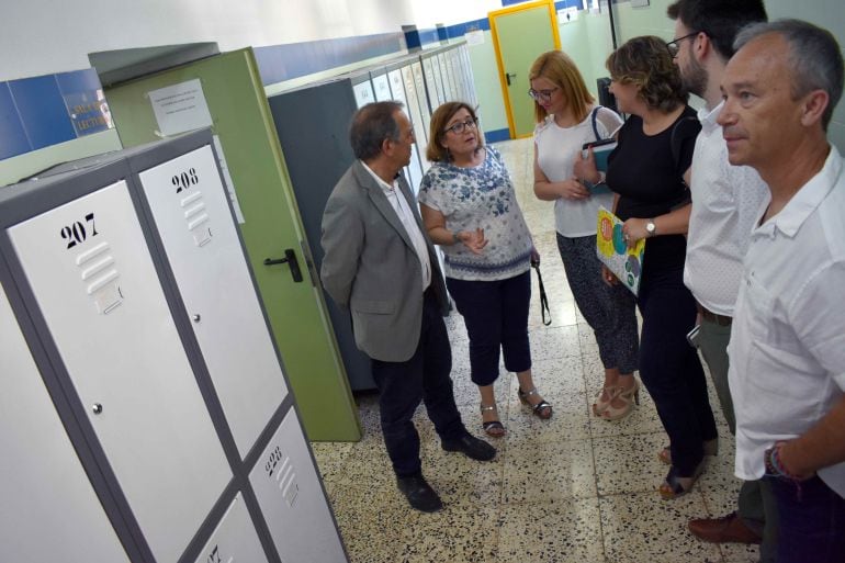 El Secretario Autonómico de Educación e Investigación, Miguel Soler Gracia, durante la visita al IES Azorín