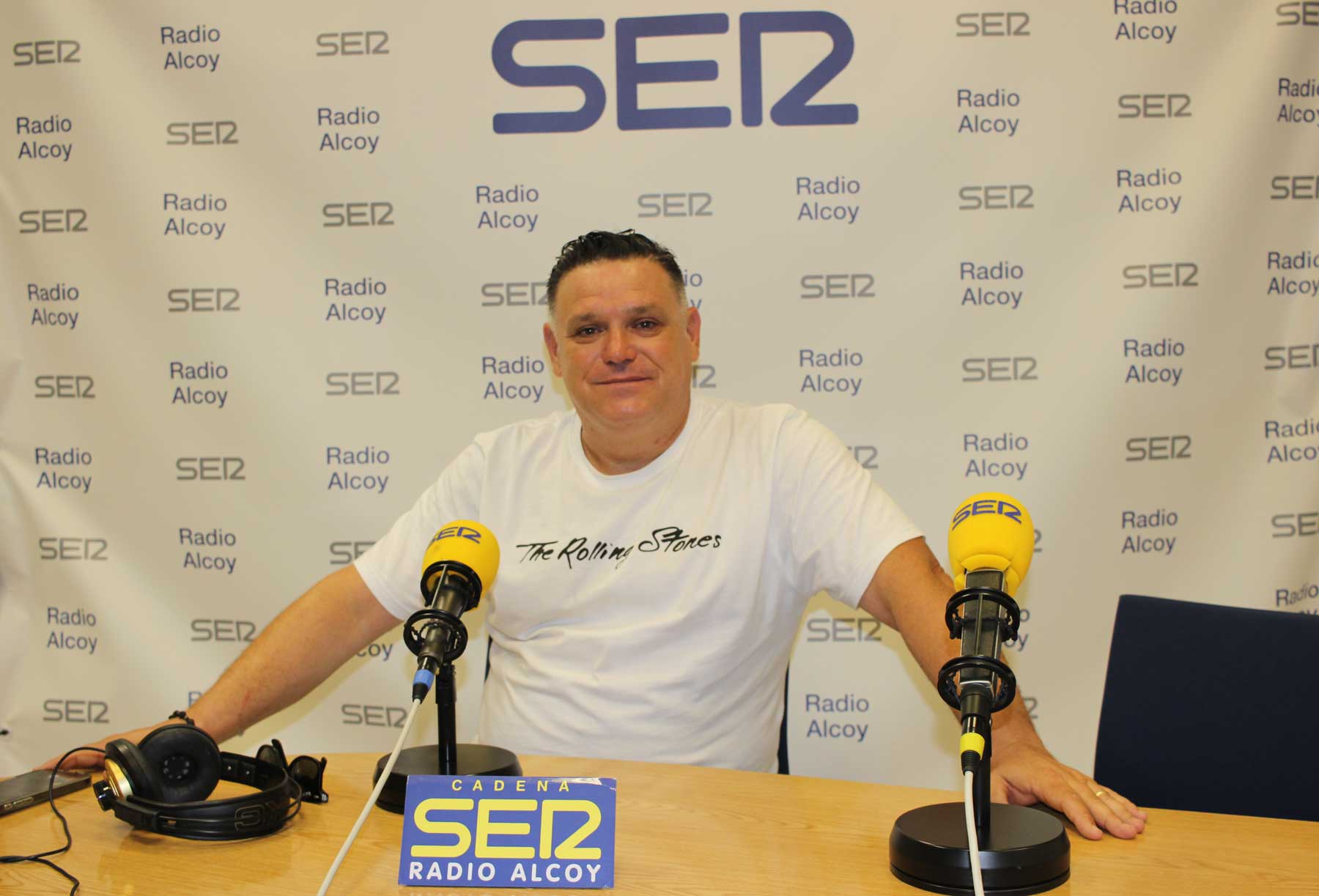 Javier Faura, en el estudio central de Radio Alcoy