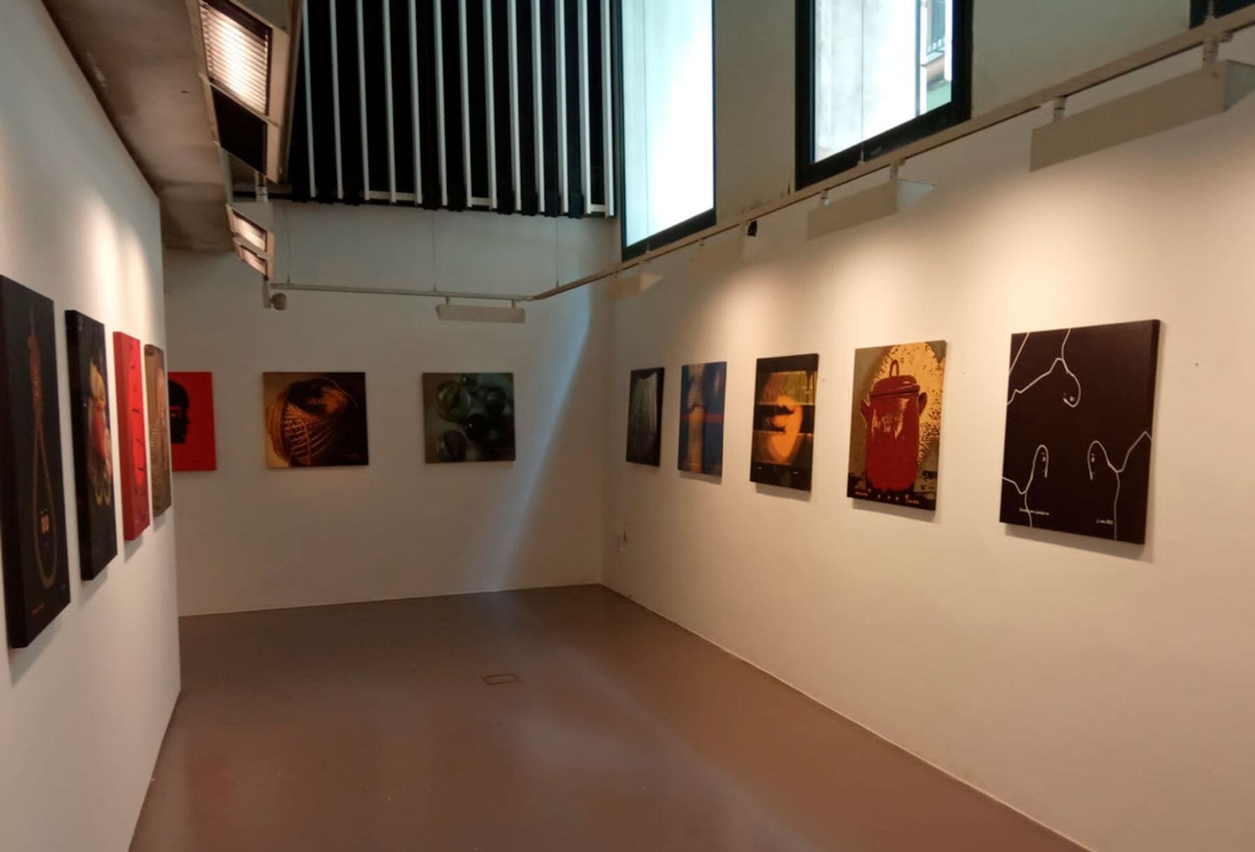 Una de les sales i part dels quadres que es podran veure a l&#039;exposició de Josep Sou a València