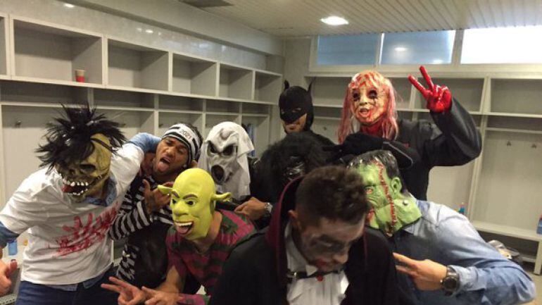 Jugadores del Barça disfrazados de Halloween en el vestuario del Getafe