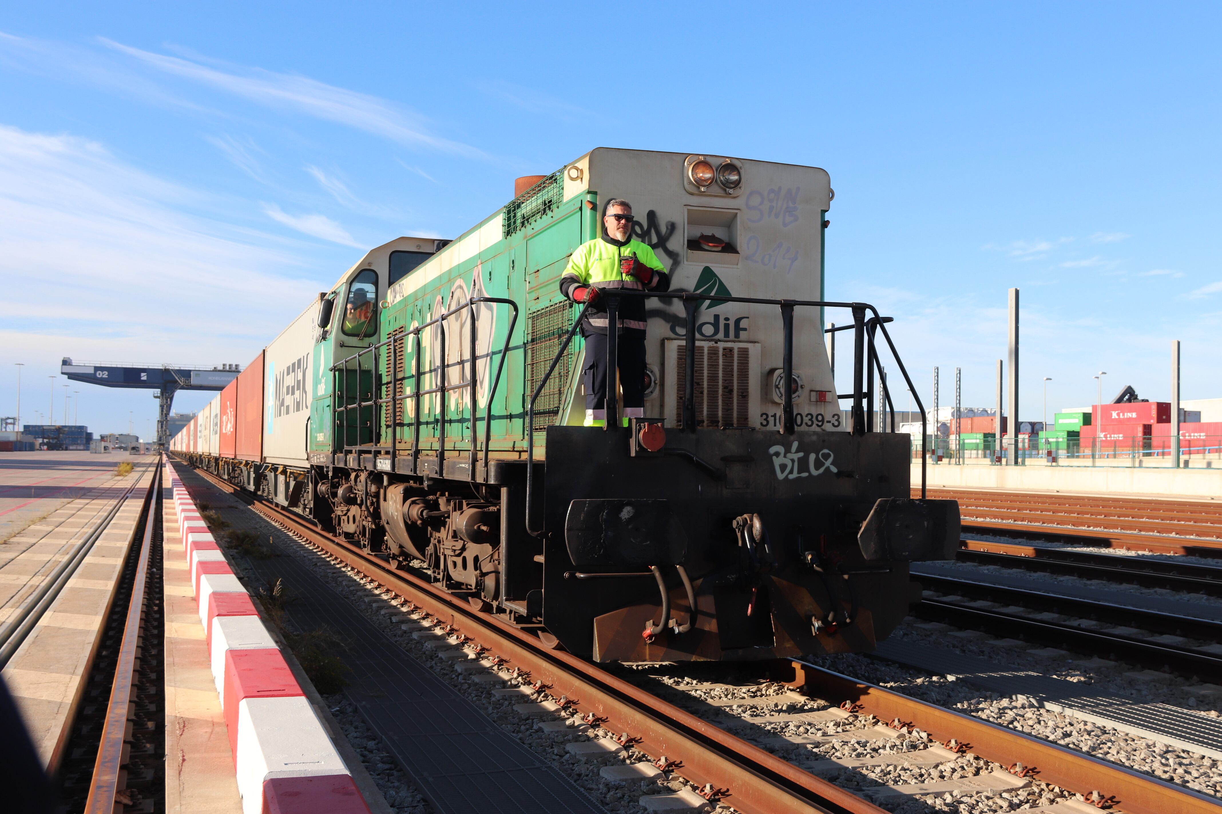 Imatge del tren que connecta el Port de Barcelona amb França sense necessitat de canviar de locomotora