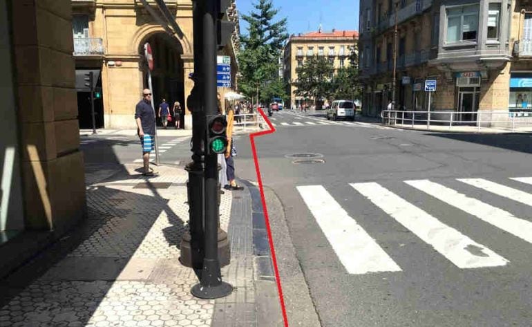 La calle San Martín presenta diferencias en la anchura de aceras y calzadas