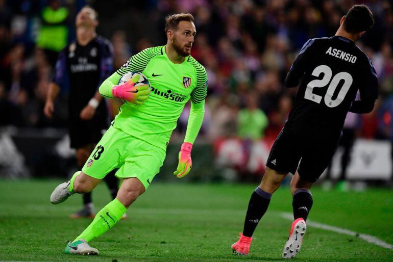 Jan Oblak en un partido contra el Real Madrid