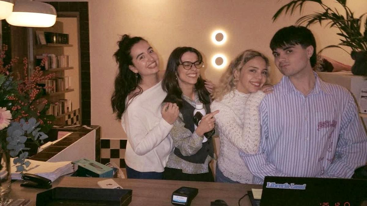 Lasai, la nueva librería de los 'influencers' vizcaínos Ariane Hoyos y Beñat Azurmendi para continuar con su comunidad lectora