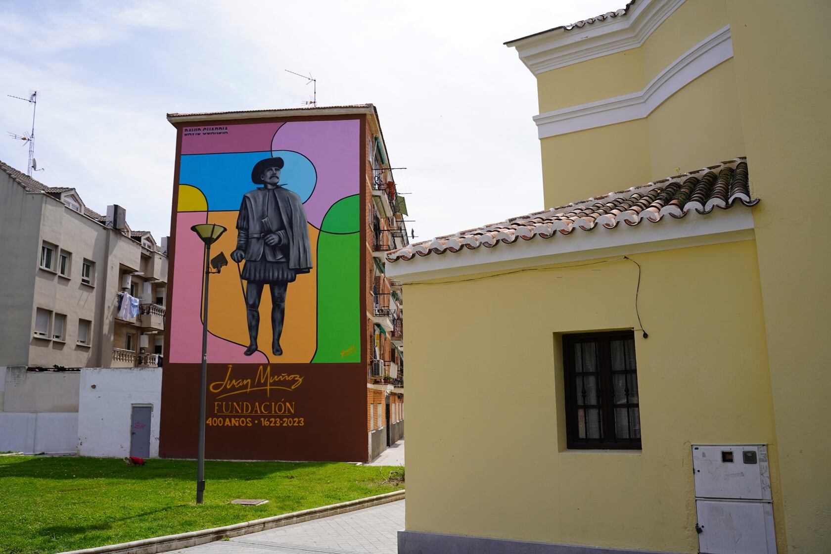 El mural de Juan Muñoz homenajea al hidalgo pepinero