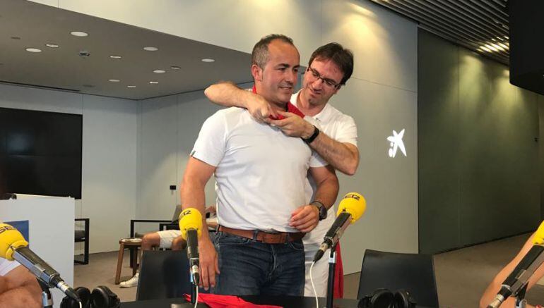 Koteto Ezcurra recibe el primer pañuelico de honor