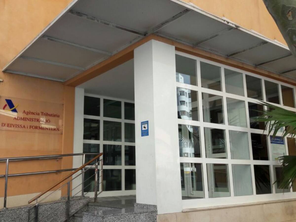 CAEB pide suspender el pago del IVA, el IRPF y las cotizaciones sociales