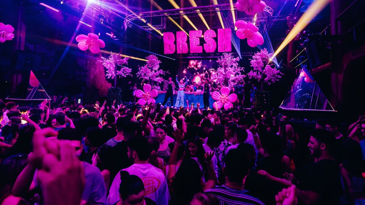 Sí soy | 3x01 | En la fiesta Bresh!