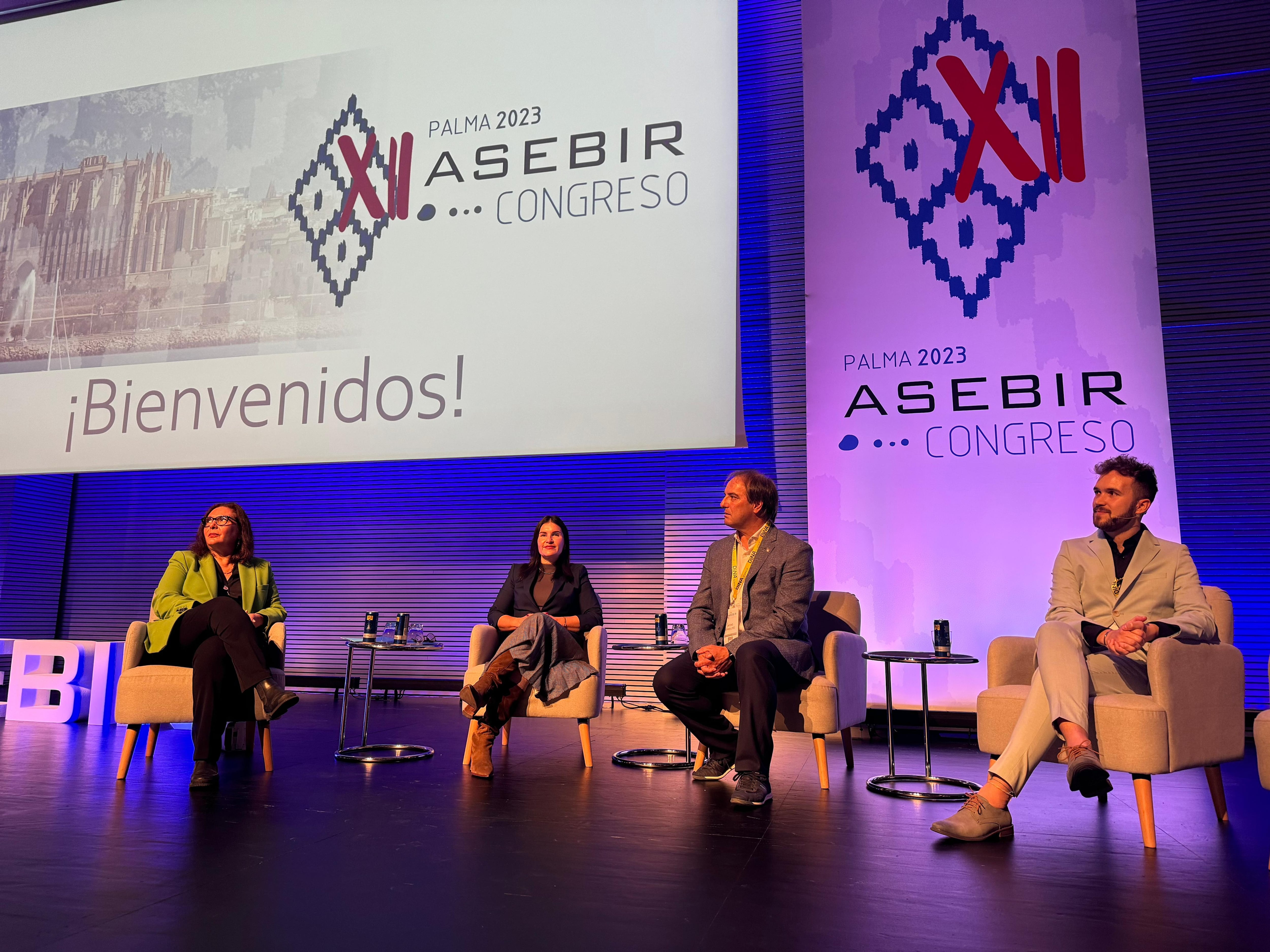 Manuela García, consellera de Salut; Guadalupe Ferrer, regidora del Ayuntamiento de Palma; Antonio Urries, presidente de ASEBIR; y Rafael Trinchant, presidente del XII Congreso ASEBIR.