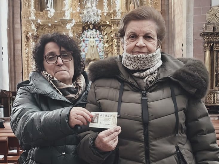 La parroquia de Santa María la Mayor ha repartido 1.100 décimos del cuarto premio, el número 48.020