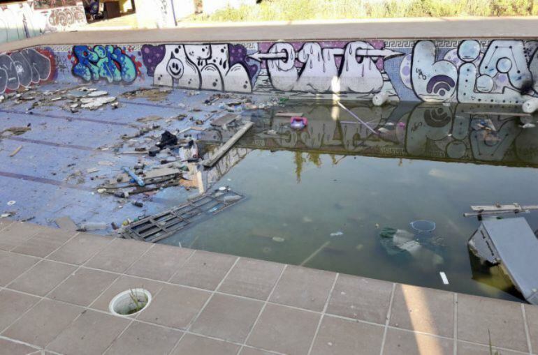 Estado de la piscina de Campanillas en una instantánea tomada el pasado mes de mayo