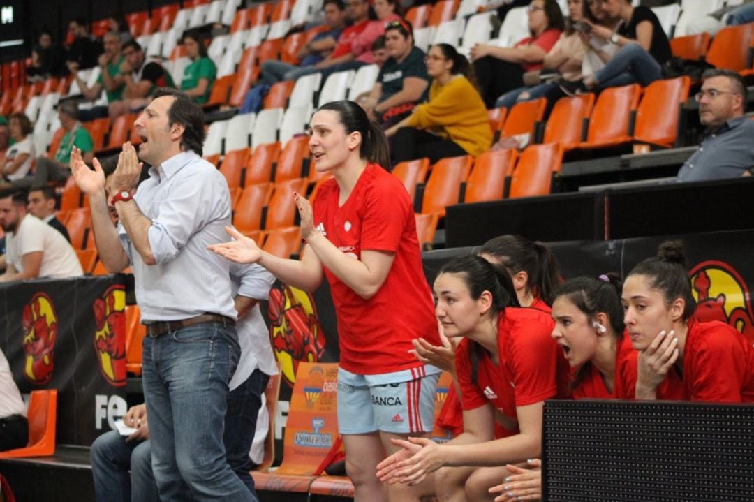 Imagen del banquillo en la fase final de ascenso