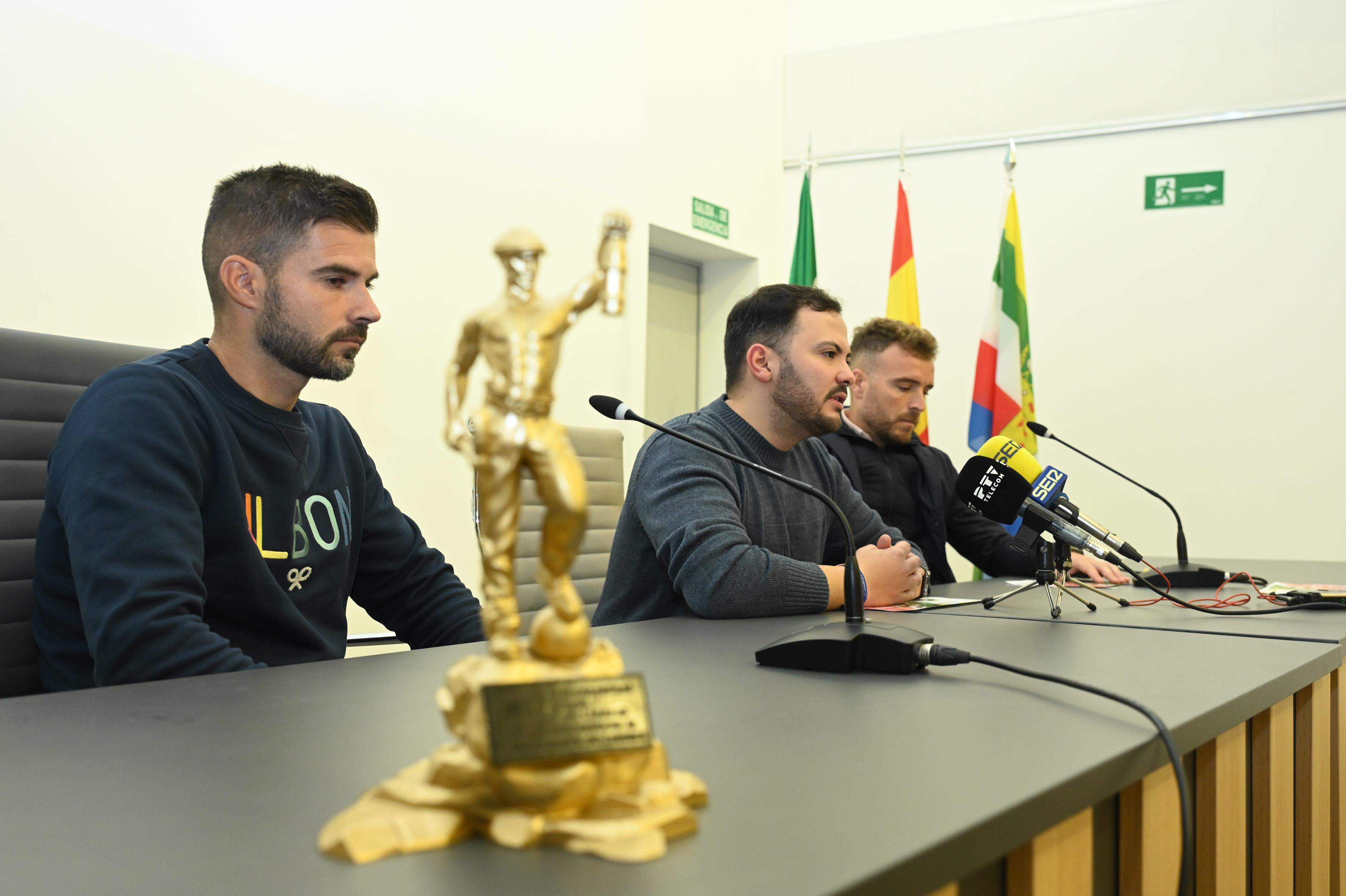 David Rus, Martín de la Torre y Javier Quesada en la presentación de la segunda edición del Torneo Internacional Alevín Ciudad de Linares.