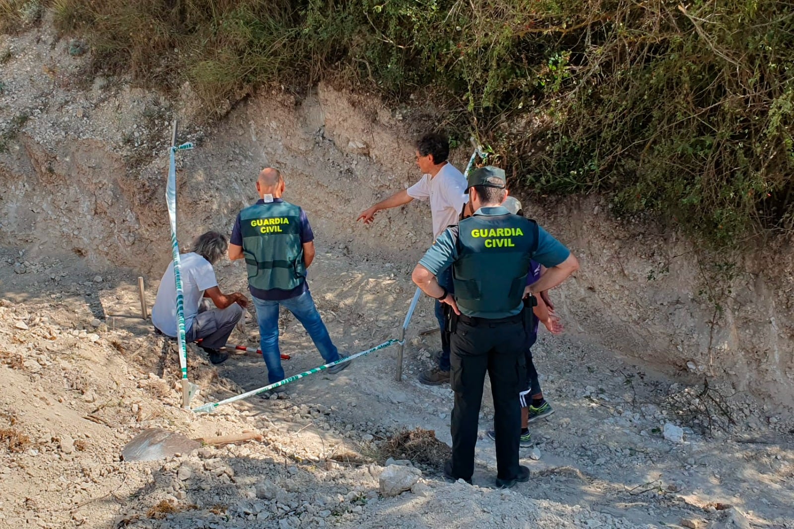 La Guardia Civil recoge los restos mortales.