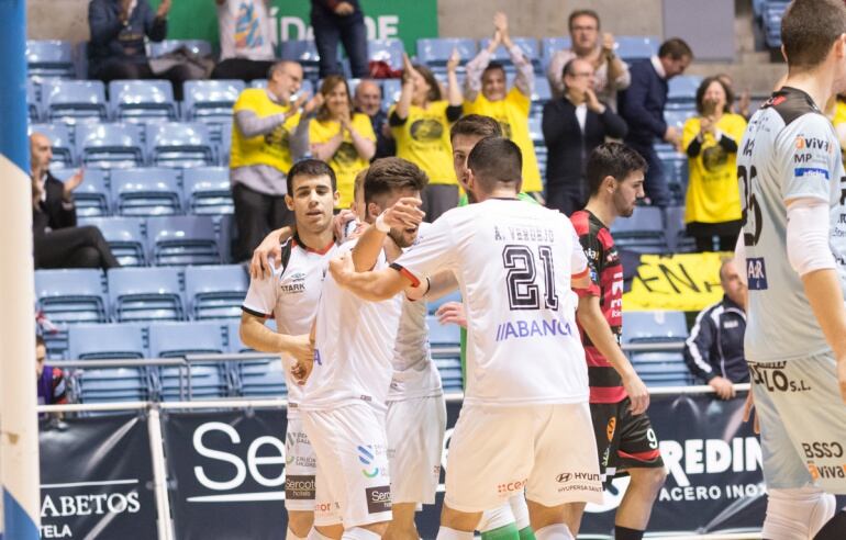 El santiago Futsal afronta la recta final de la temporada con la salvación como objetivo vital