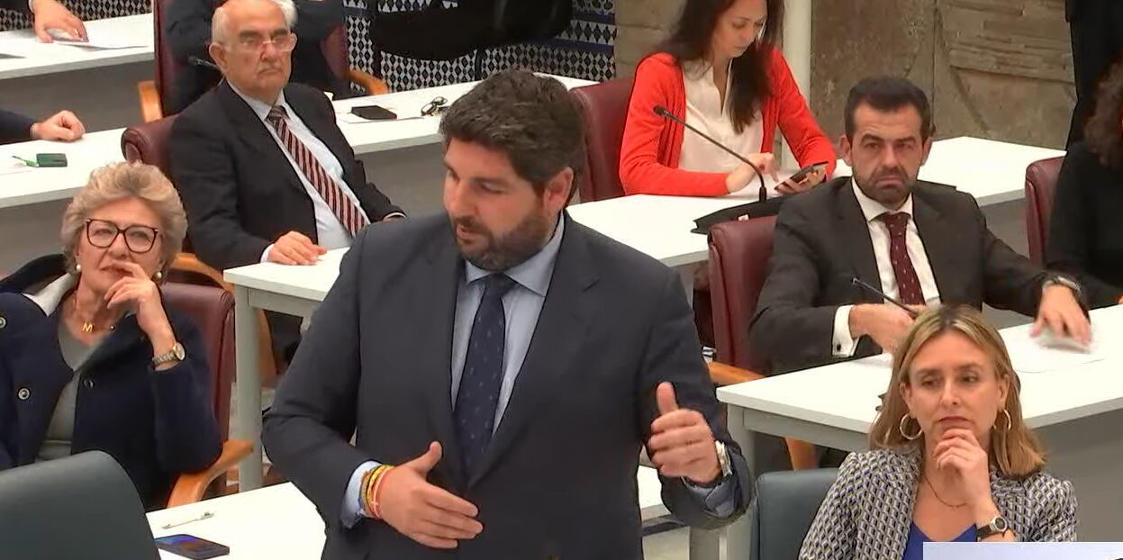 López Miras en el Pleno de la Asamblea Regional de Murcia