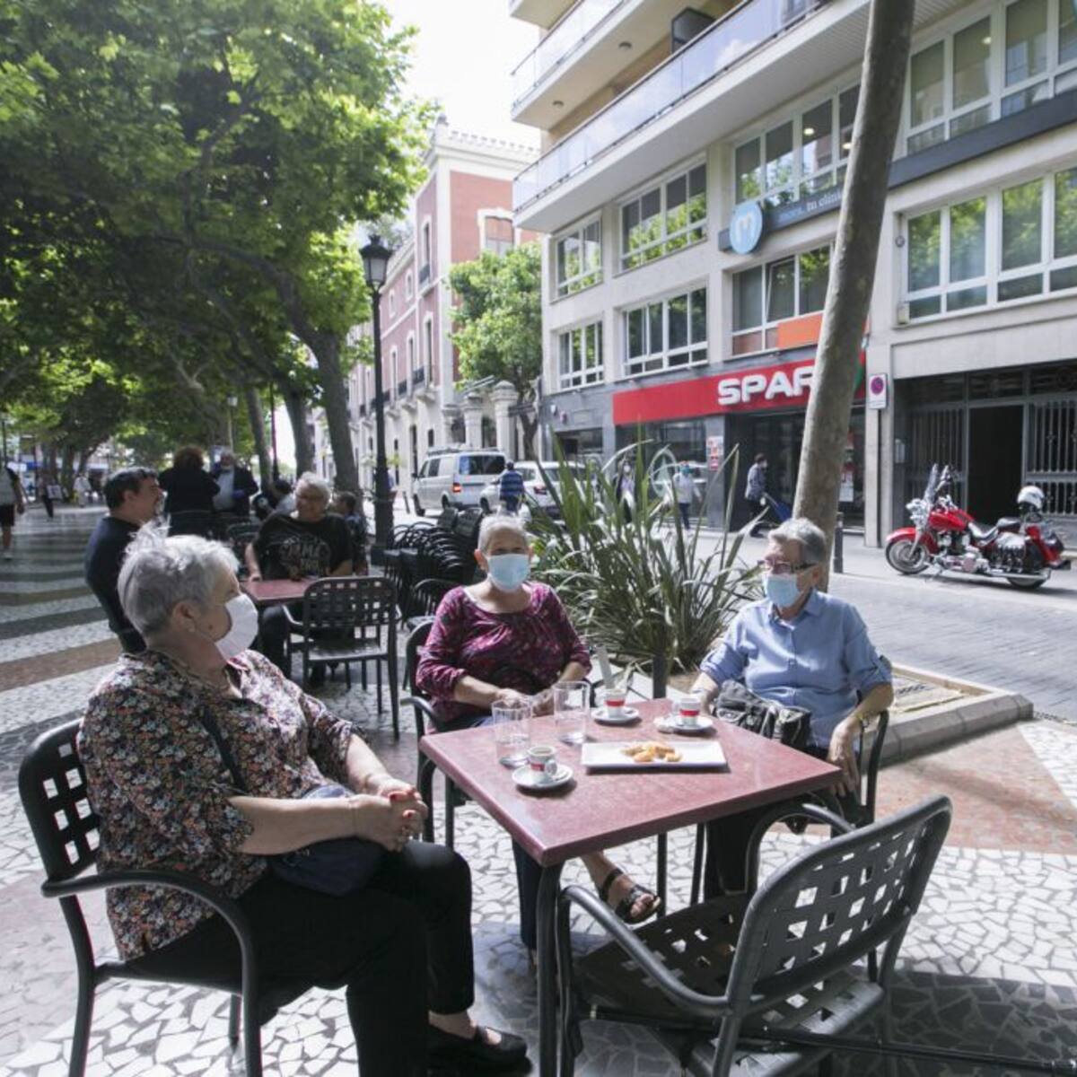 La hostelería y el comercio de la Safor podrán abrir hasta las 22:00 horas de la noche