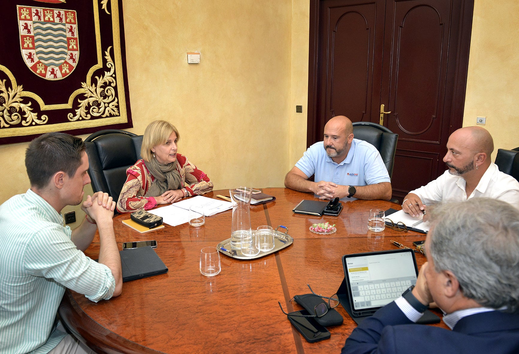 Reunión de teletaxi con la alcaldesa de Jerez