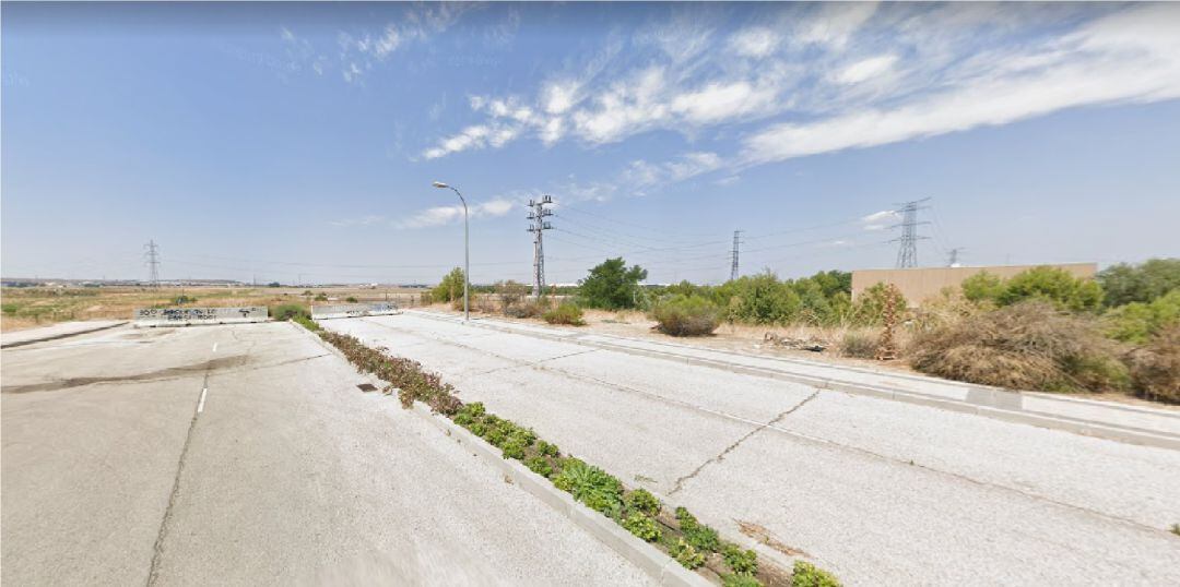 El nuevo puente conectará con la zona industrial que se creará al otro lado de las vías del tren.